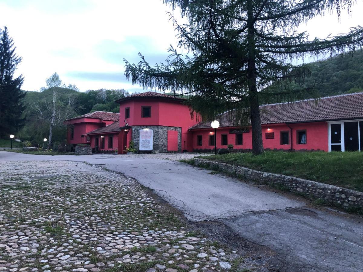 Zlatna Ribka Motel Kokolyane Eksteriør billede